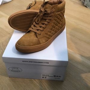 Steve Madden Quilted Cognac Nubuck size 8